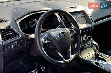 Внедорожник / Кроссовер Ford Edge 2018 в 