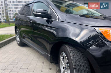 Внедорожник / Кроссовер Ford Edge 2019 в 