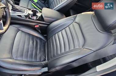Внедорожник / Кроссовер Ford Edge 2016 в 