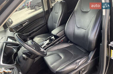 Внедорожник / Кроссовер Ford Edge 2016 в 