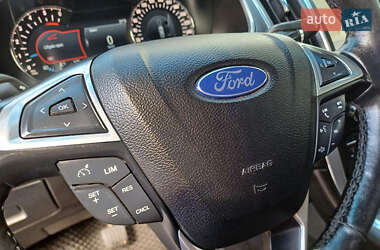 Внедорожник / Кроссовер Ford Edge 2016 в 