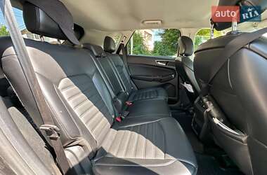 Внедорожник / Кроссовер Ford Edge 2016 в 