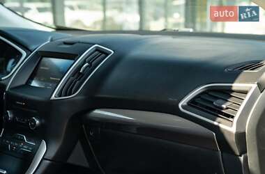 Внедорожник / Кроссовер Ford Edge 2018 в 