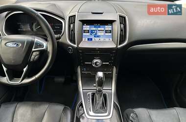 Внедорожник / Кроссовер Ford Edge 2017 в 