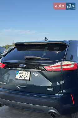 Внедорожник / Кроссовер Ford Edge 2019 в 
