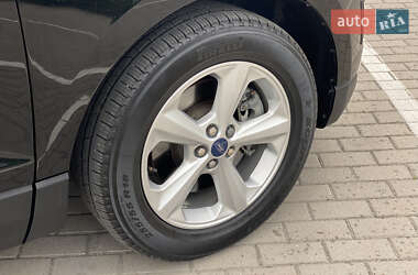 Внедорожник / Кроссовер Ford Edge 2016 в 