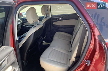 Внедорожник / Кроссовер Ford Edge 2016 в 