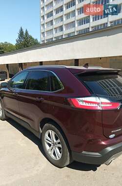 Внедорожник / Кроссовер Ford Edge 2018 в 