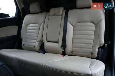 Внедорожник / Кроссовер Ford Edge 2019 в 