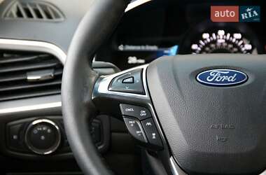 Внедорожник / Кроссовер Ford Edge 2019 в 