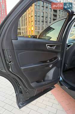 Внедорожник / Кроссовер Ford Edge 2015 в 