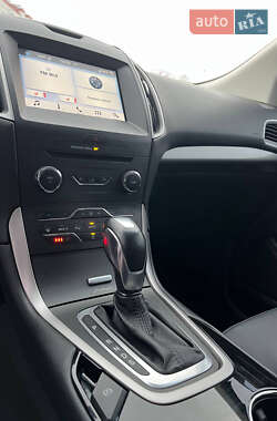 Внедорожник / Кроссовер Ford Edge 2017 в 