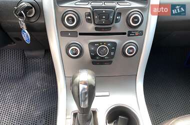 Внедорожник / Кроссовер Ford Edge 2012 в 