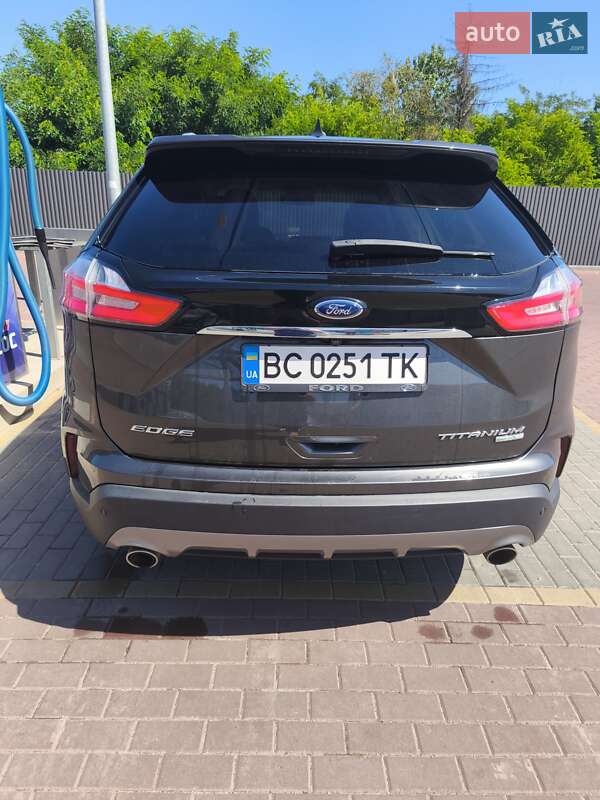 Внедорожник / Кроссовер Ford Edge 2019 в 