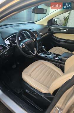 Внедорожник / Кроссовер Ford Edge 2017 в 