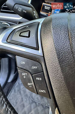 Внедорожник / Кроссовер Ford Edge 2015 в 