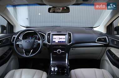 Внедорожник / Кроссовер Ford Edge 2018 в 
