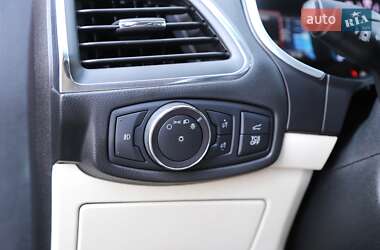 Внедорожник / Кроссовер Ford Edge 2018 в 