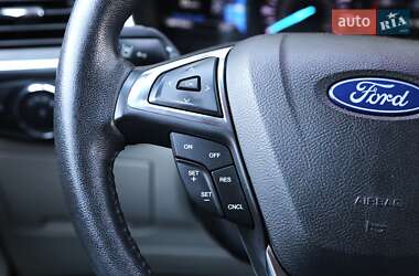 Внедорожник / Кроссовер Ford Edge 2018 в 
