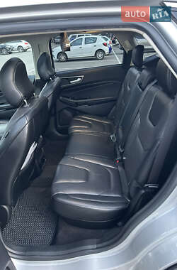 Внедорожник / Кроссовер Ford Edge 2019 в 