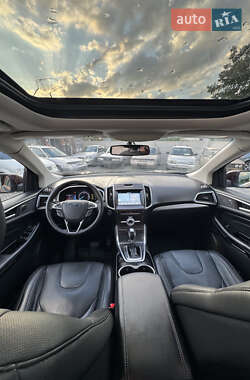 Внедорожник / Кроссовер Ford Edge 2017 в 