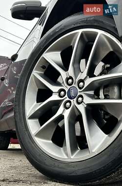 Внедорожник / Кроссовер Ford Edge 2017 в 