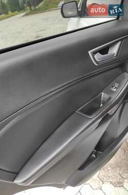 Позашляховик / Кросовер Ford Edge 2024 в 