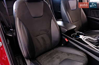 Внедорожник / Кроссовер Ford Edge 2016 в 
