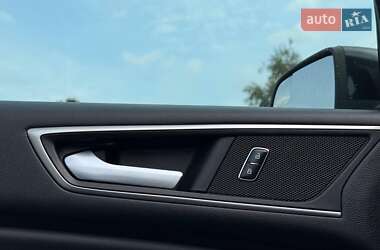 Внедорожник / Кроссовер Ford Edge 2015 в 