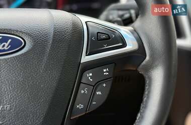 Внедорожник / Кроссовер Ford Edge 2015 в 
