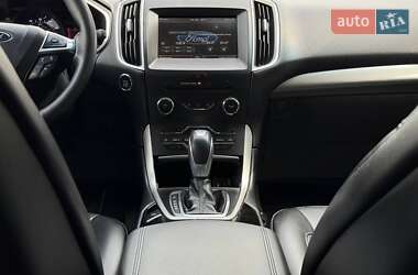 Внедорожник / Кроссовер Ford Edge 2015 в 