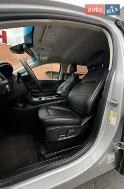 Внедорожник / Кроссовер Ford Edge 2019 в 