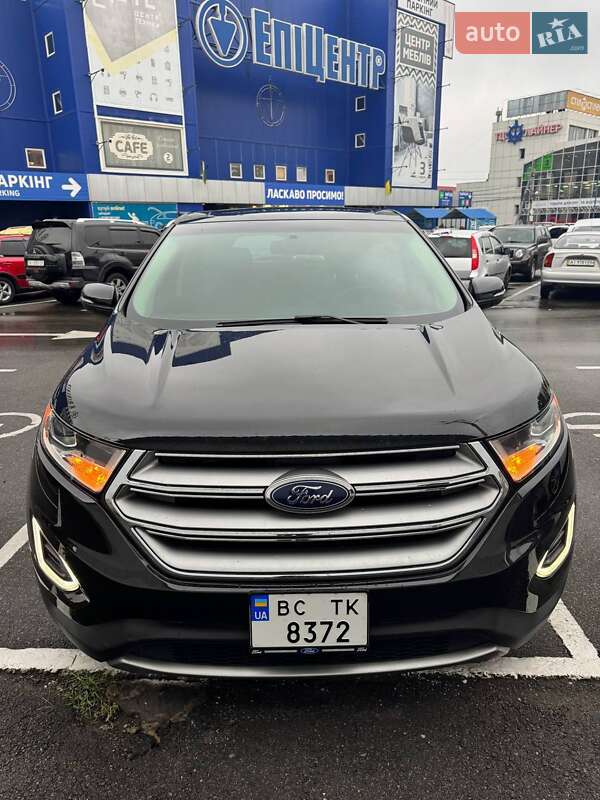 Позашляховик / Кросовер Ford Edge 2015 в 