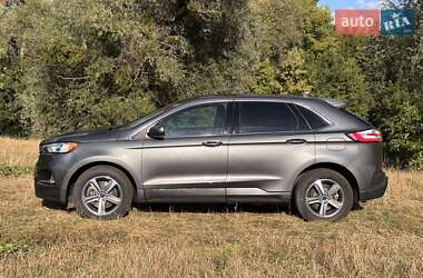 Позашляховик / Кросовер Ford Edge 2022 в 