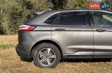 Позашляховик / Кросовер Ford Edge 2022 в 