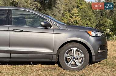 Позашляховик / Кросовер Ford Edge 2022 в 