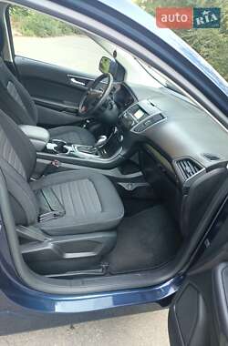 Внедорожник / Кроссовер Ford Edge 2016 в 