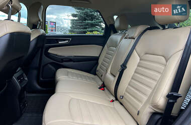 Позашляховик / Кросовер Ford Edge 2015 в 