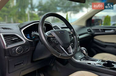 Позашляховик / Кросовер Ford Edge 2015 в 