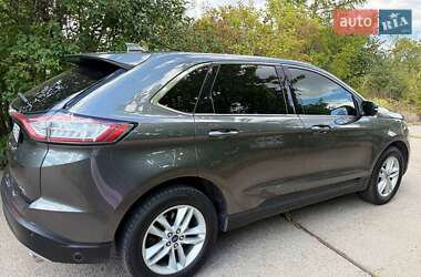 Позашляховик / Кросовер Ford Edge 2015 в 