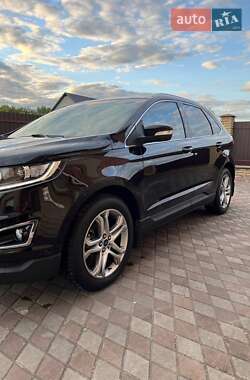 Внедорожник / Кроссовер Ford Edge 2017 в 