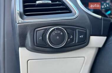Внедорожник / Кроссовер Ford Edge 2018 в 