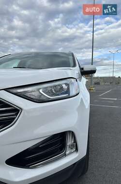 Внедорожник / Кроссовер Ford Edge 2019 в 