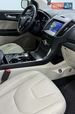 Позашляховик / Кросовер Ford Edge 2019 в 