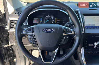 Позашляховик / Кросовер Ford Edge 2020 в 