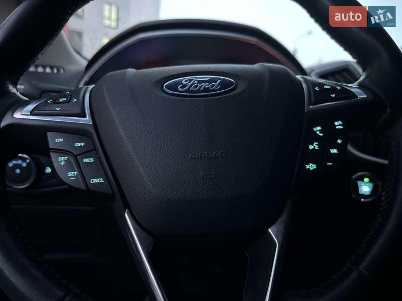 Внедорожник / Кроссовер Ford Edge 2018 в Хмельницком