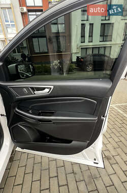 Внедорожник / Кроссовер Ford Edge 2016 в 