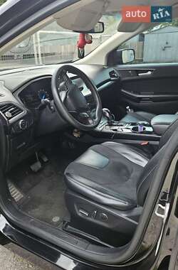 Внедорожник / Кроссовер Ford Edge 2016 в 