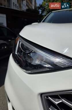 Позашляховик / Кросовер Ford Edge 2023 в 