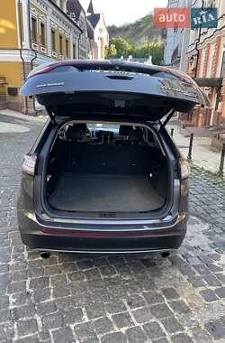Внедорожник / Кроссовер Ford Edge 2017 в 